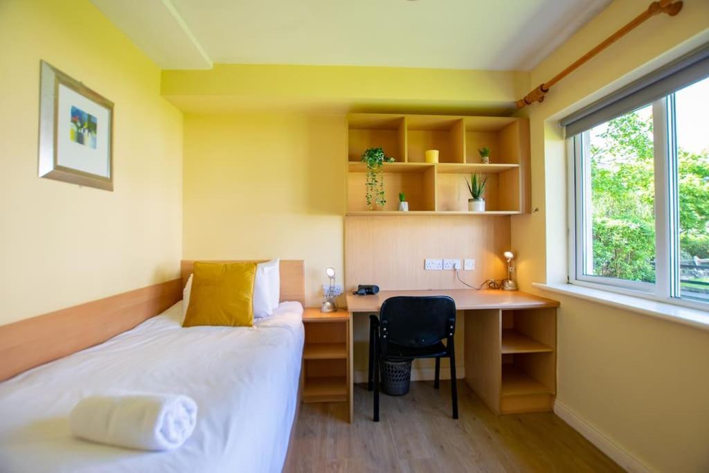 Holiday home 89 - Spacious Townhouse By Shortstays Galway